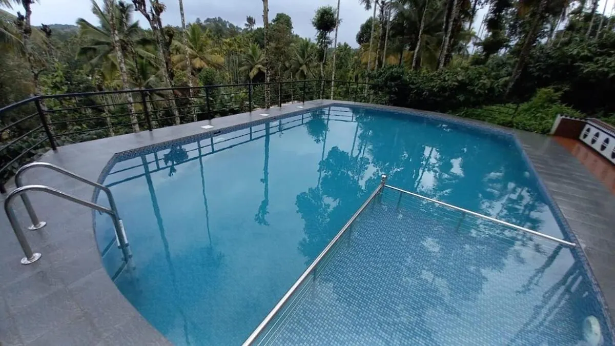 Holiday home 3 Bhk Villa Pool Breakfast Meppadi