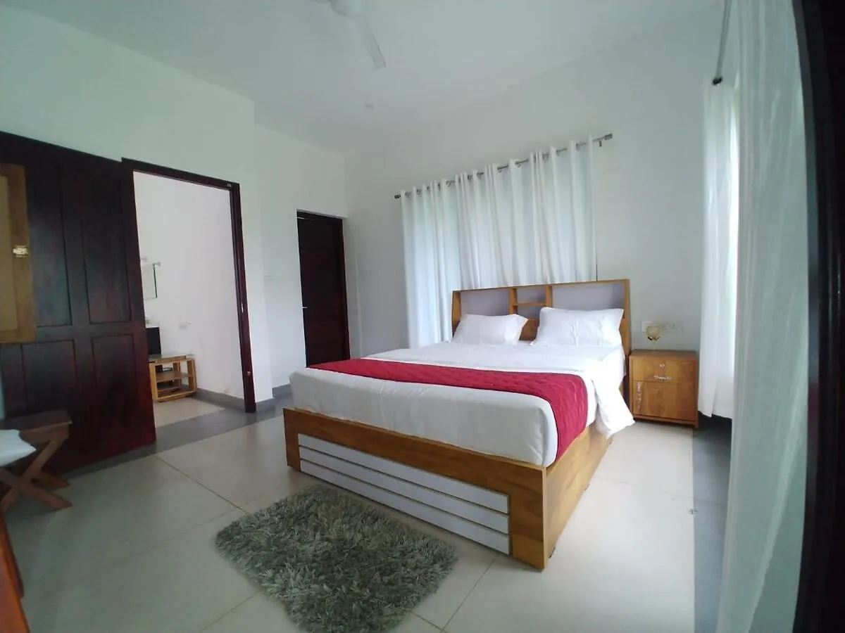 3 Bhk Villa Pool Breakfast Meppadi